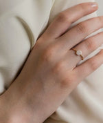 Carica l&#39;immagine nel visualizzatore di Gallery, Anello Small White Diamonds
