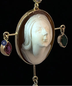 Orecchino - Elegante pendente in oro con cameo